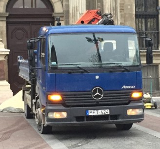 Mercedes-Benz 1223